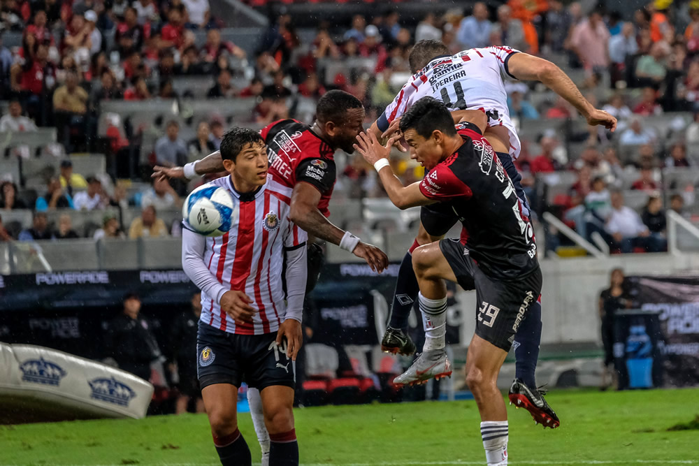 Chivas liga tres sin perder; Atlas sigue sin anotar en el A2018