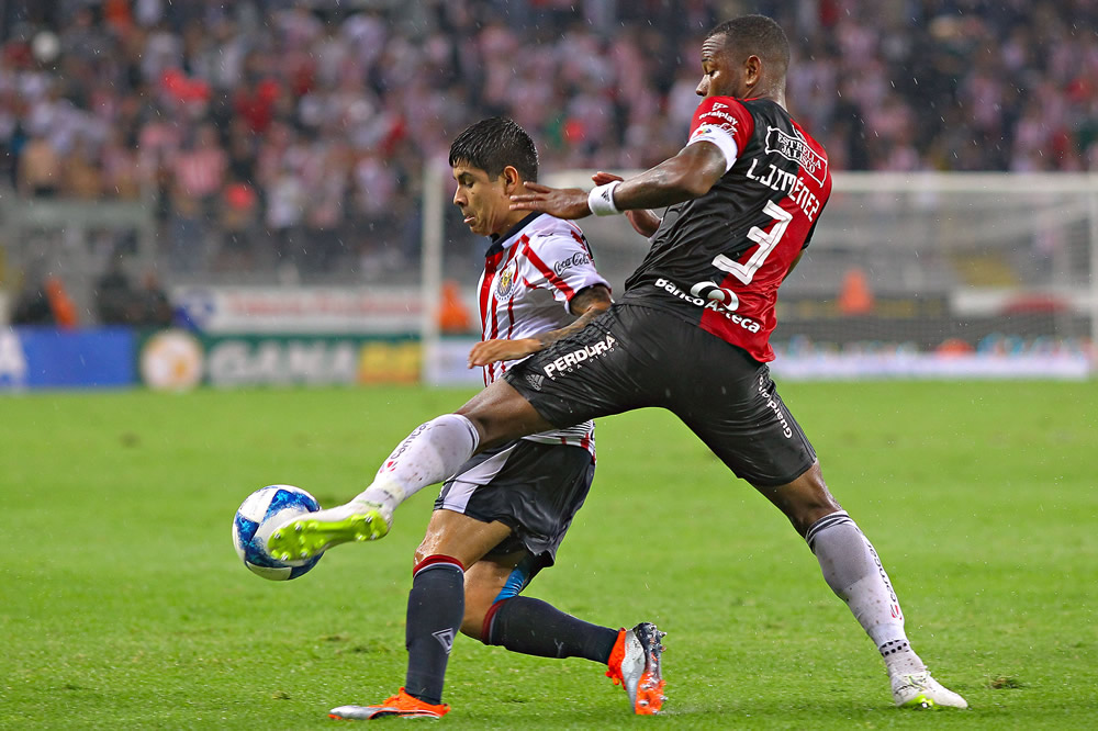 Chivas liga tres sin perder; Atlas sigue sin anotar en el A2018