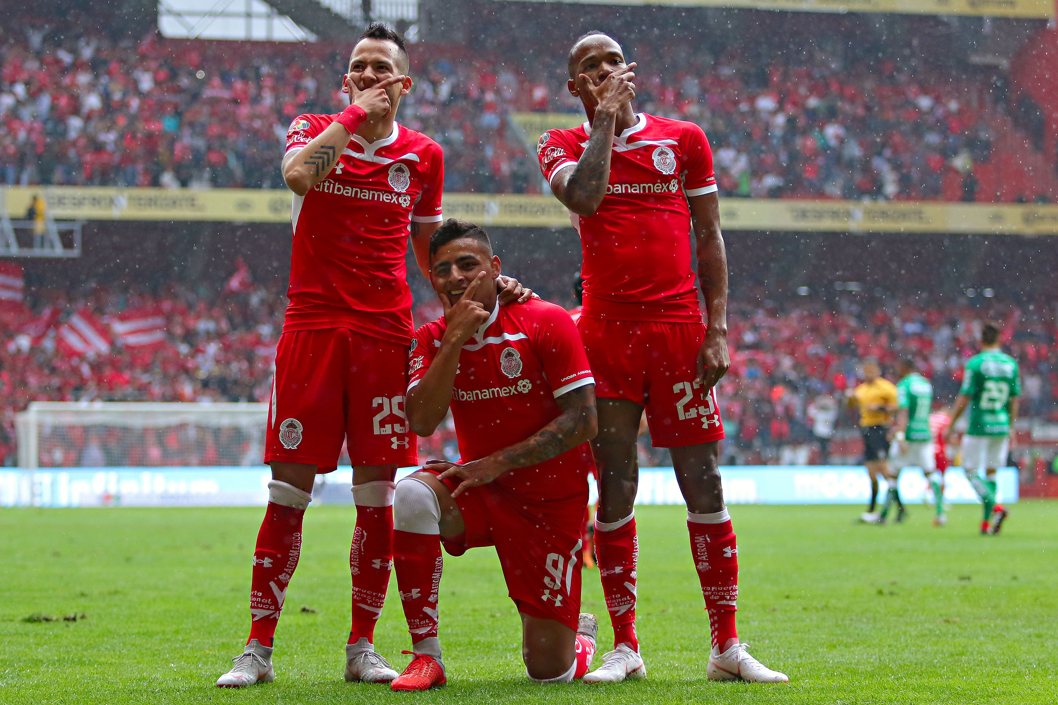 Las mejores postales del duelo en entre Toluca y León