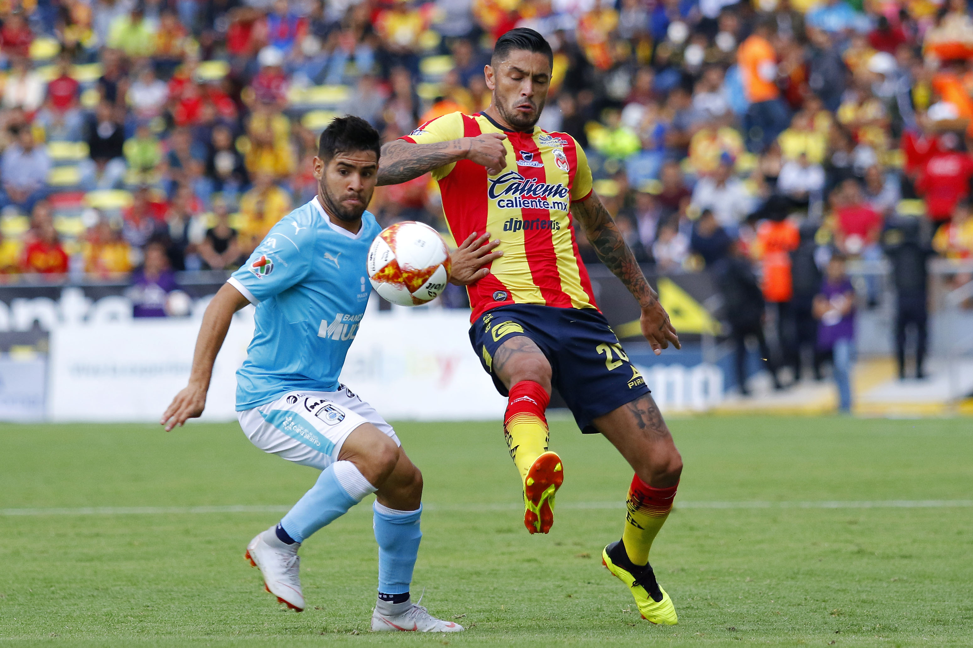 Con doblete de Camilo Sanvezzo, los Gallos de Querétaro derrotaron a Monarcas