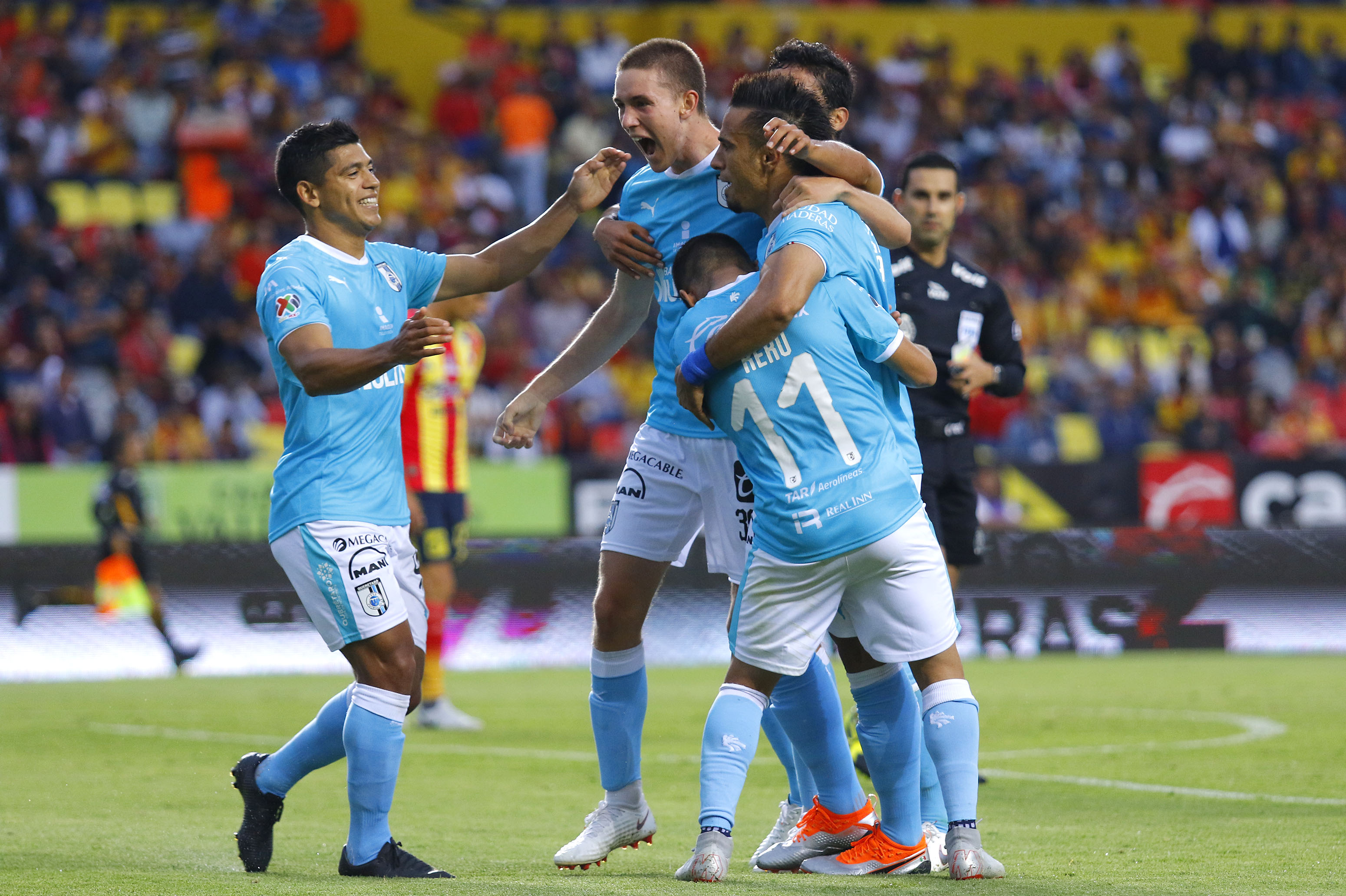 Con doblete de Camilo Sanvezzo, los Gallos de Querétaro derrotaron a Monarcas