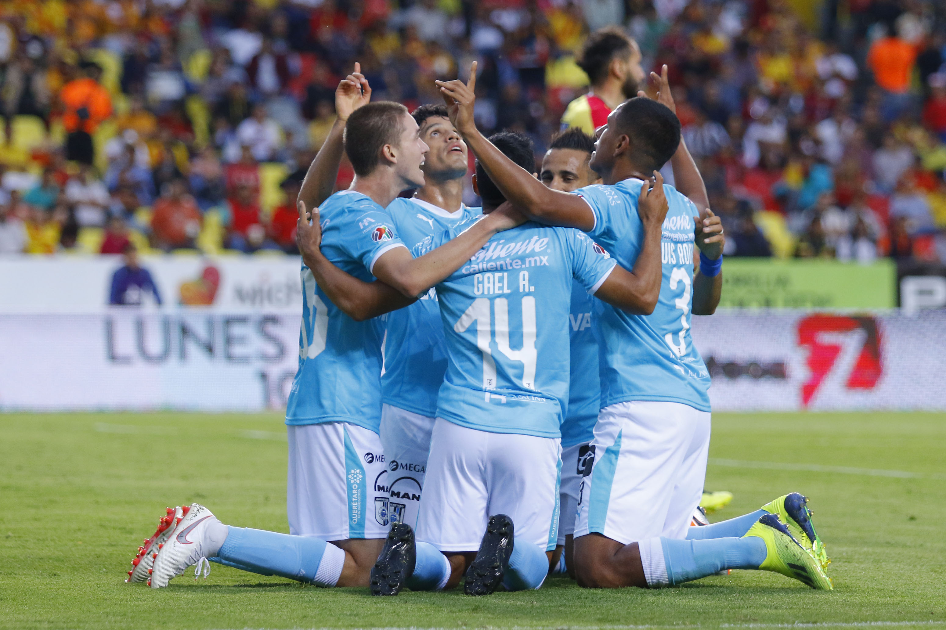 Con doblete de Sanvezzo los Gallos golearon a los Monarcas de Morelia.