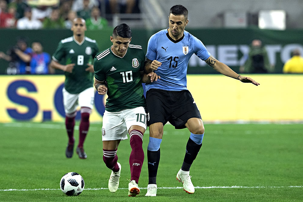 'Chavos del Tri' pagaron caro el derecho de piso ante Uruguay