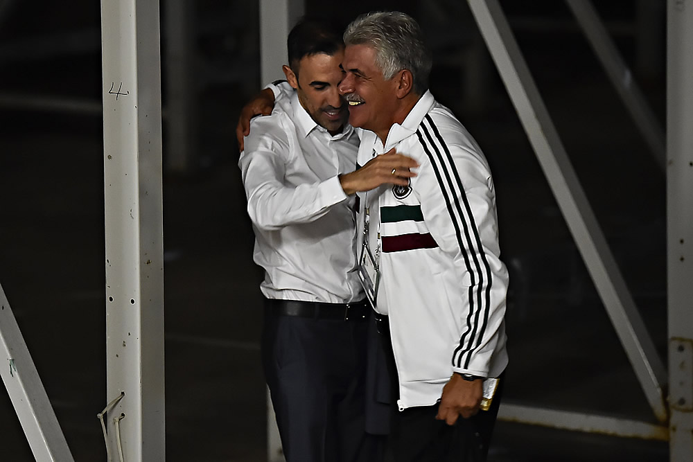 'Chavos del Tri' pagaron caro el derecho de piso ante Uruguay