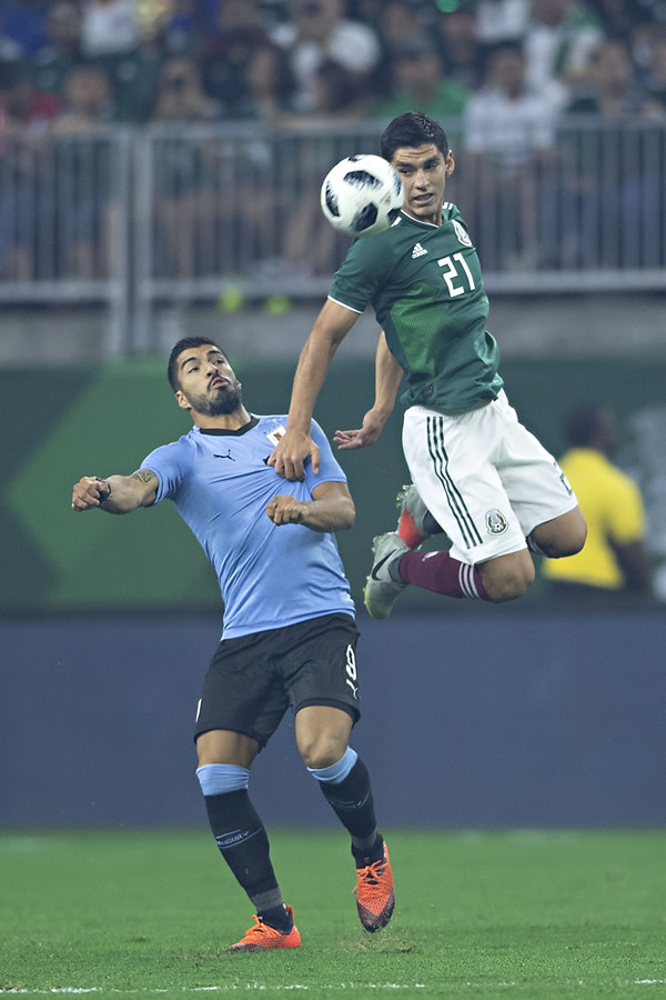 'Chavos del Tri' pagaron caro el derecho de piso ante Uruguay