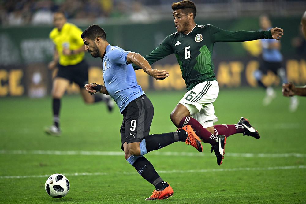 'Chavos del Tri' pagaron caro el derecho de piso ante Uruguay