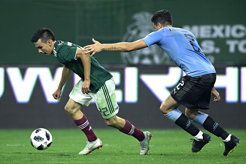 'Chavos del Tri' pagaron caro el derecho de piso ante Uruguay