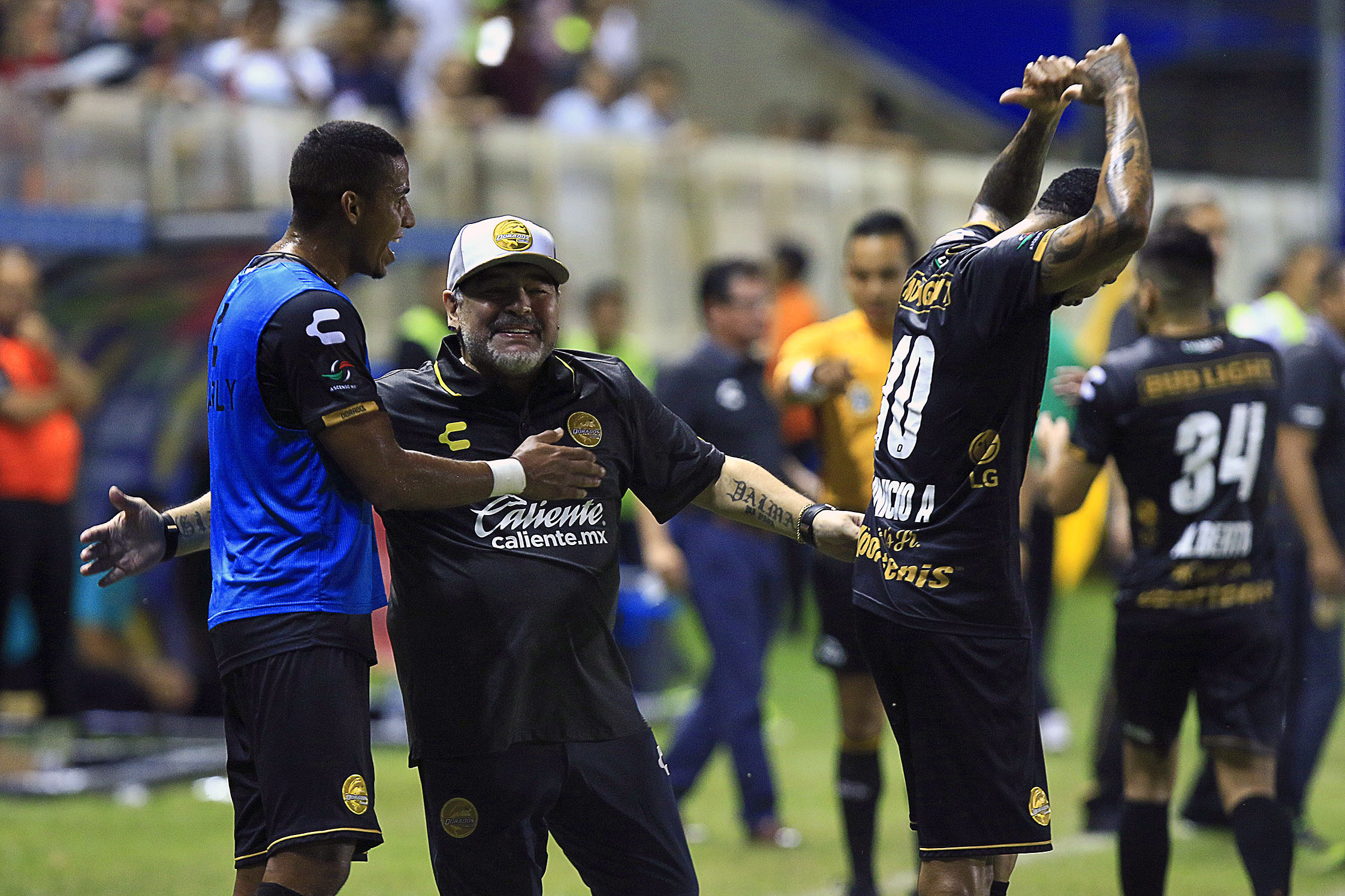 Maradona comenzó su aventura como DT en México