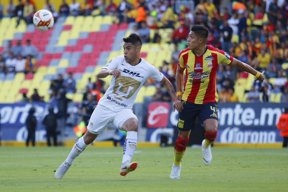 En duelo definido por lluvia, Monarcas y Pumas se reparten puntos