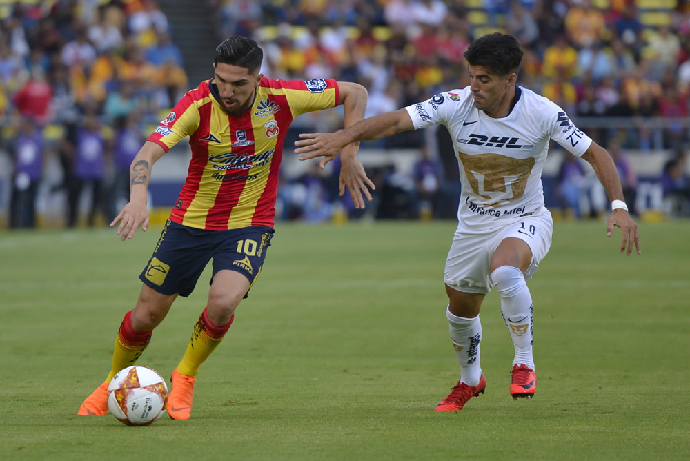 En duelo definido por lluvia, Monarcas y Pumas se reparten puntos