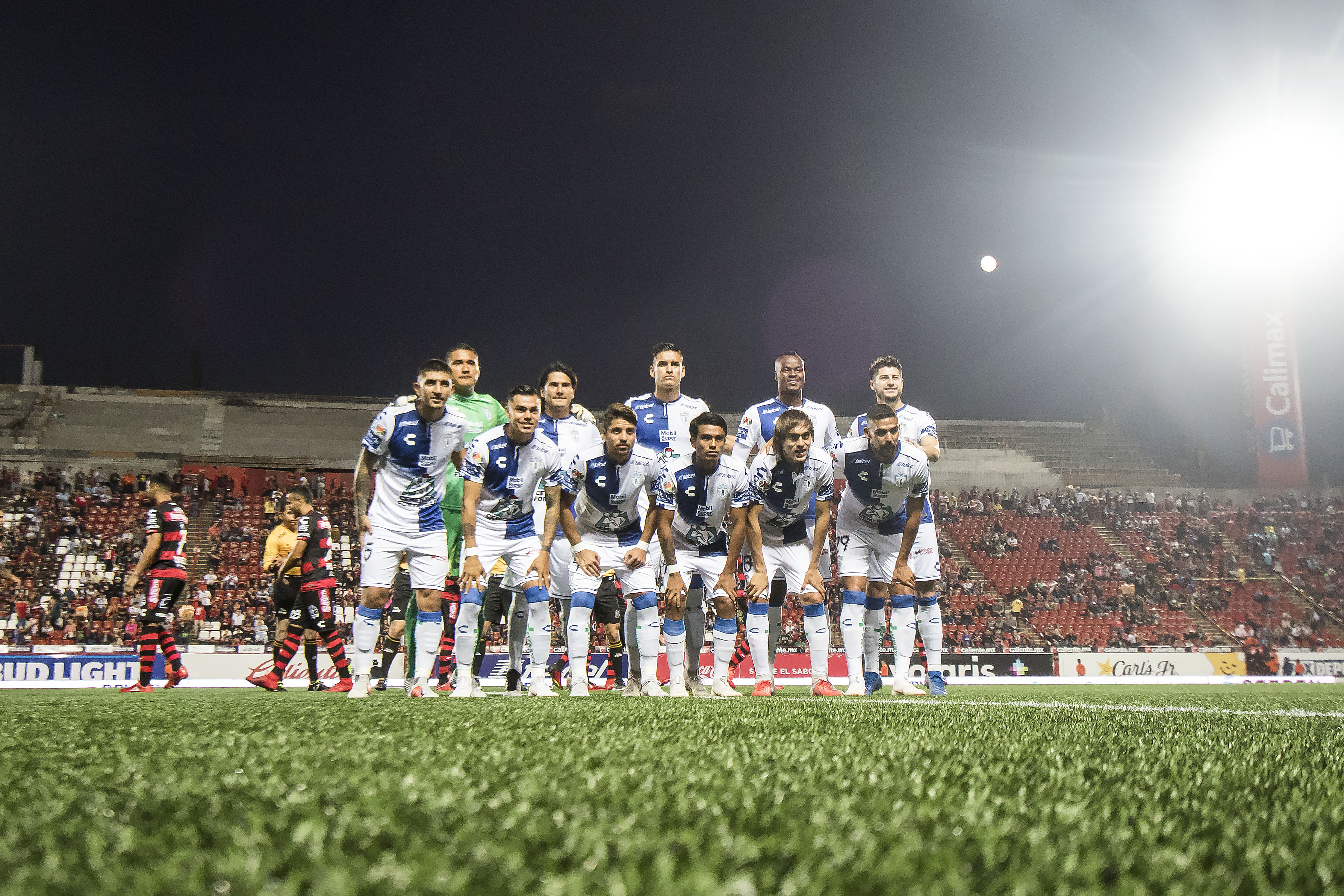 El Cubo tuvo baile del robot ante Pachuca