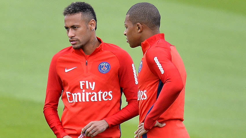 PSG es investigado por los fichajes de Neymar y Mbappé.