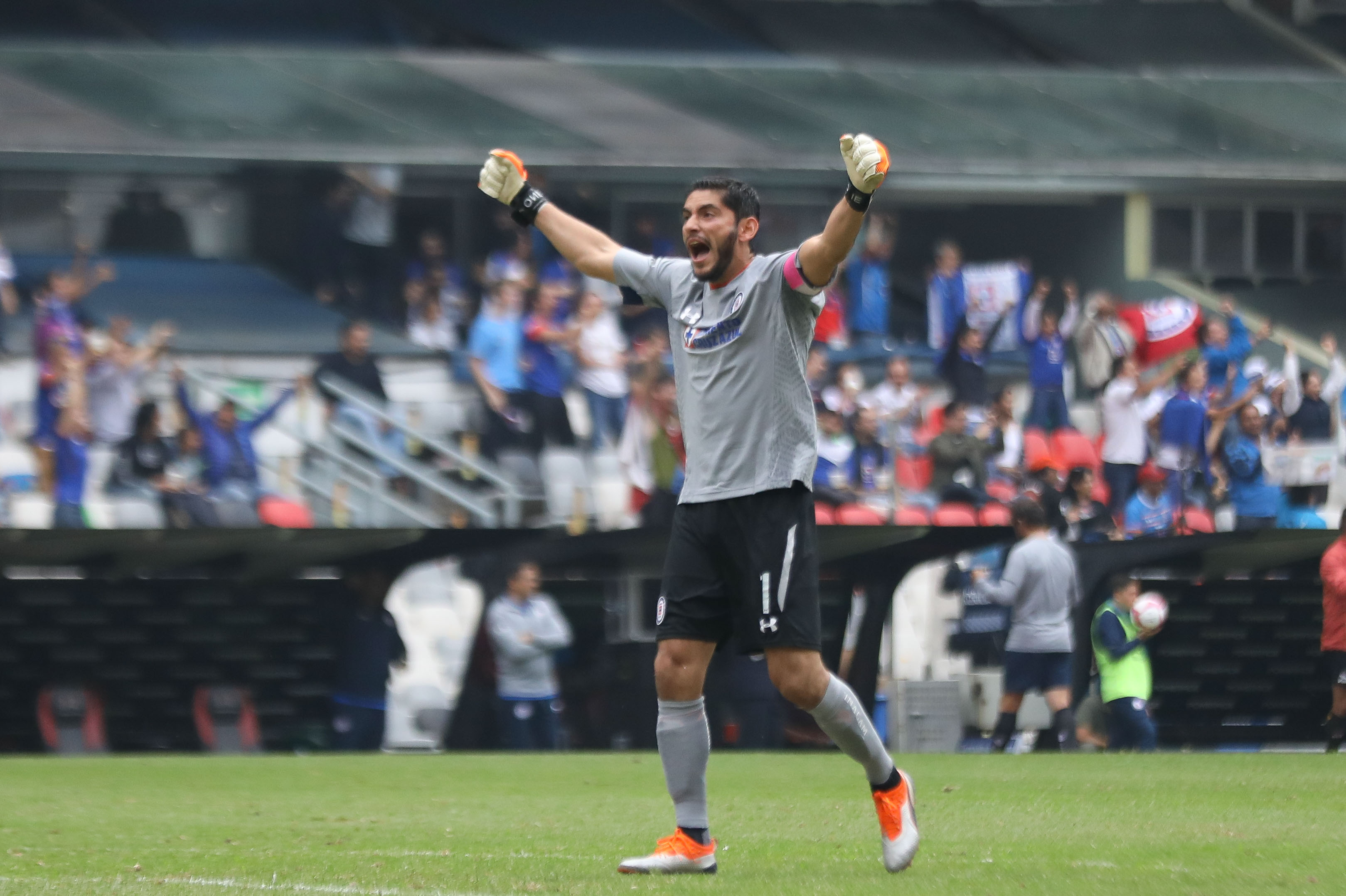 La Máquina pita hacia la Liguilla y Rayados sufrió