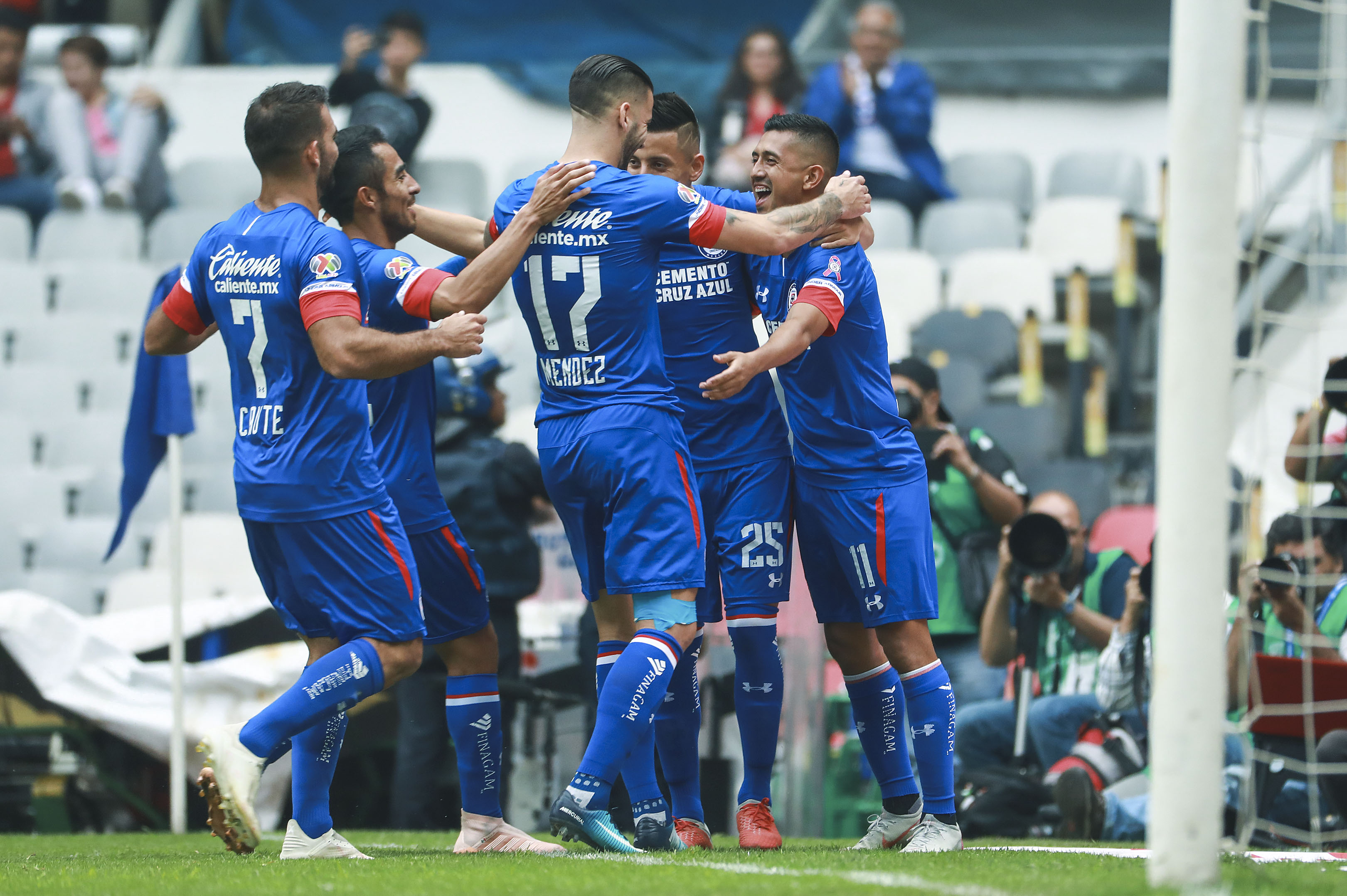La Máquina pita hacia la Liguilla y Rayados sufrió