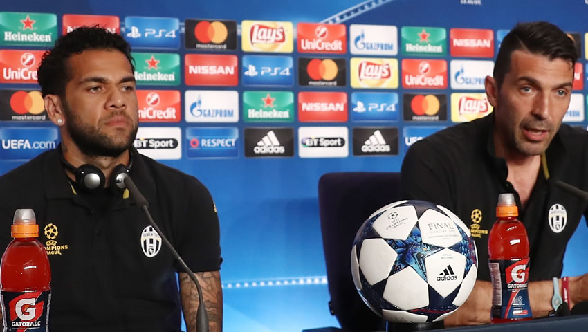 Te daría tres Champions por un Mundial; Dani Alves a Gianluigi Buffon
