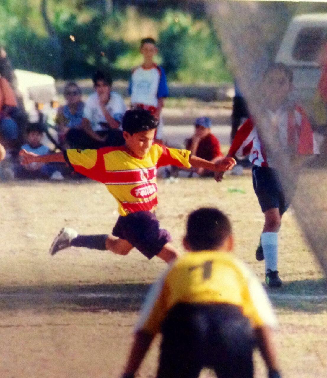 Erick Gutierrez y su historia en el futbol desde los seis años