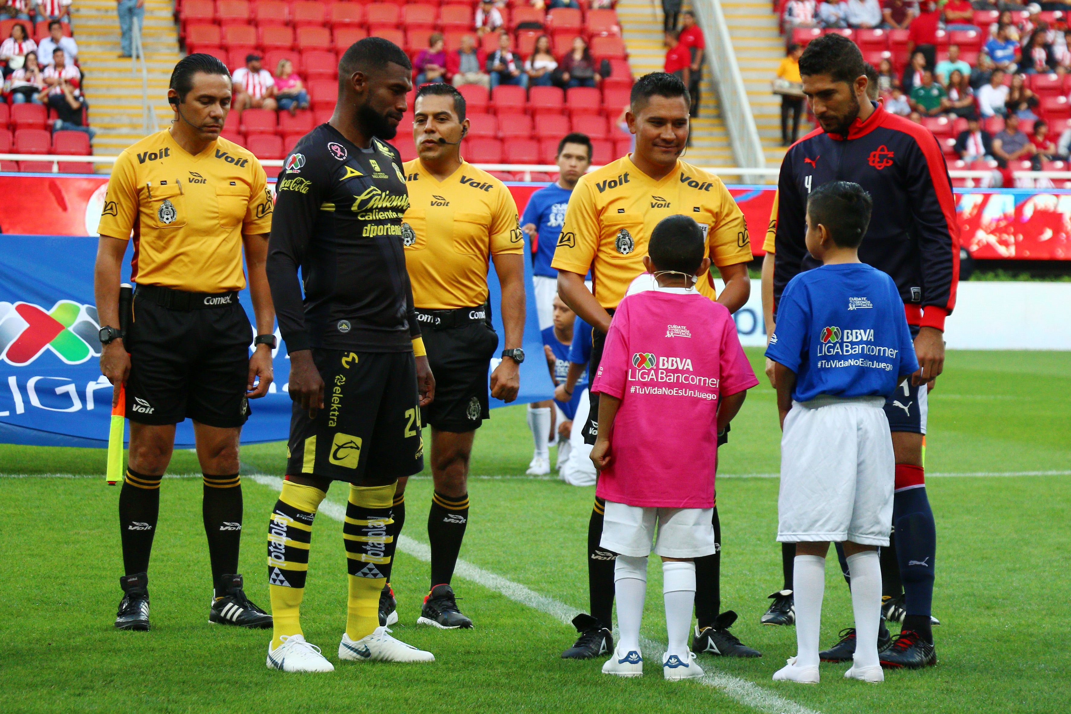 Monarcas le quitó los cuernos a Chivas en el Akron