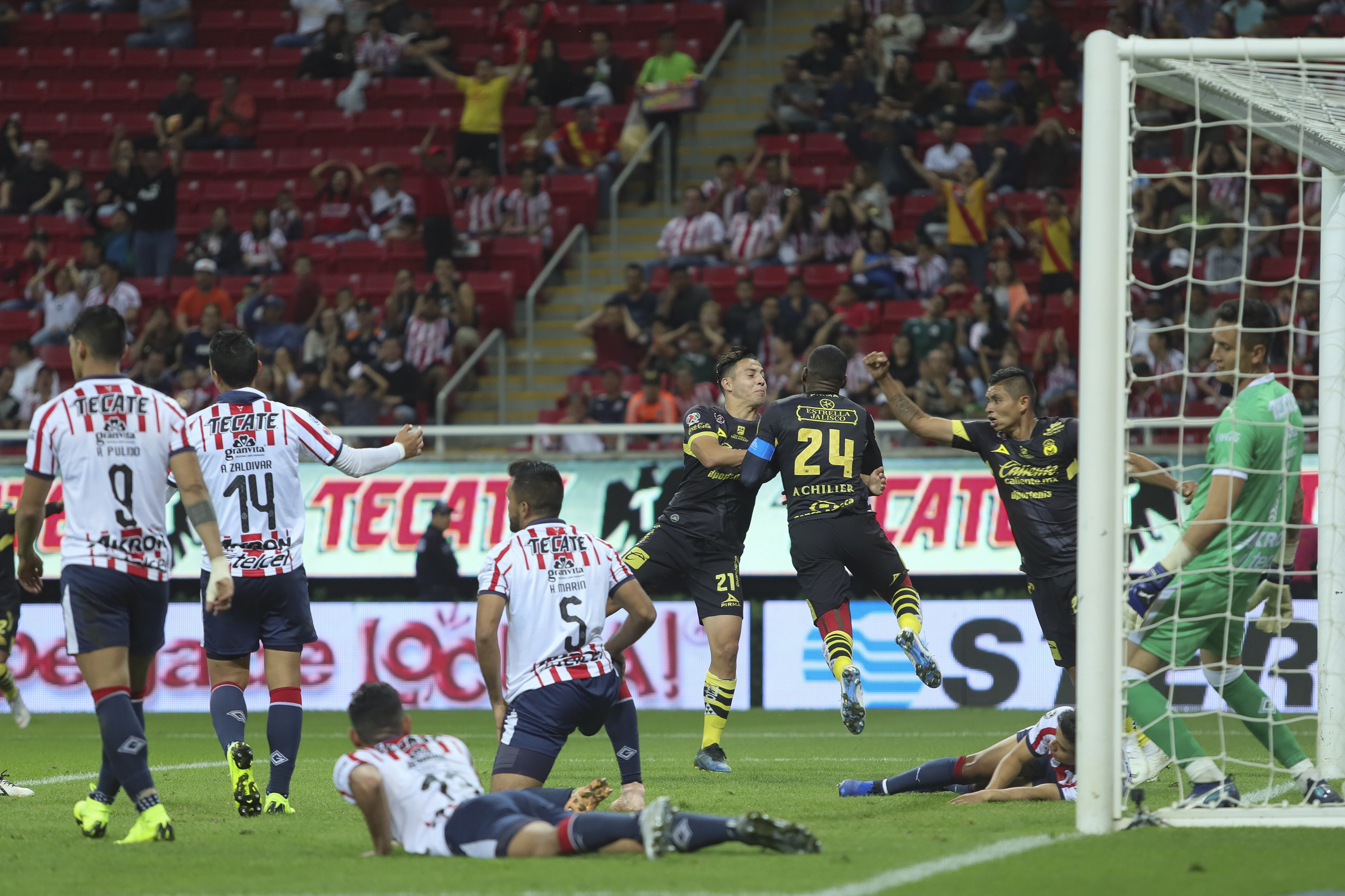 Monarcas le quitó los cuernos a Chivas en el Akron