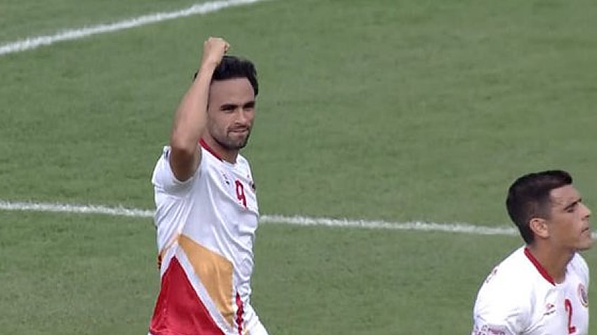 Esqueda brilló con luz propia en su debut.