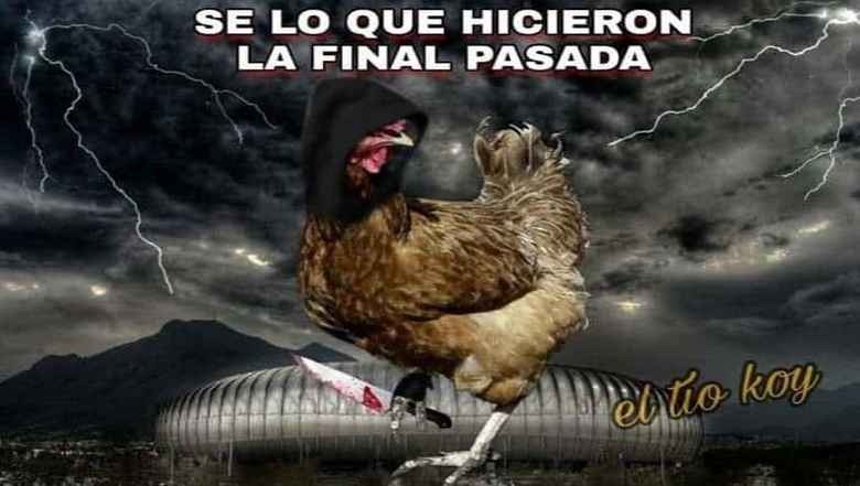 La gallina, el terror de Rayados en su casa y en los memes