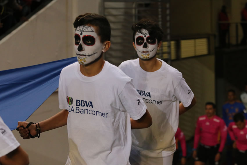 Con dos zarpazos, Tigres frenó a Monarcas en su casa... La Galería