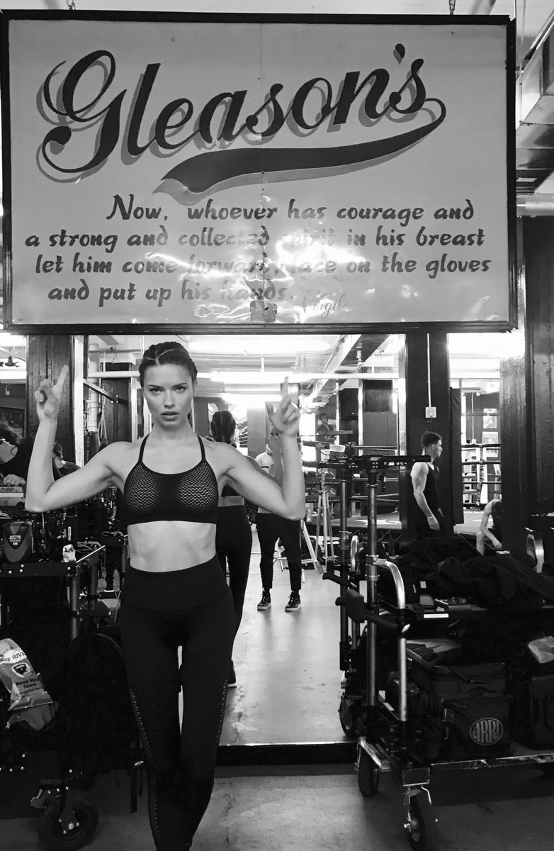 Adriana Lima fue uno de los ángeles de Victoria's Secret de 1999 a 2018.