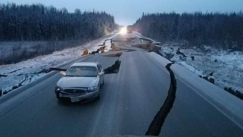 Impactantes imágenes del sismo de 7.0 en Alaska