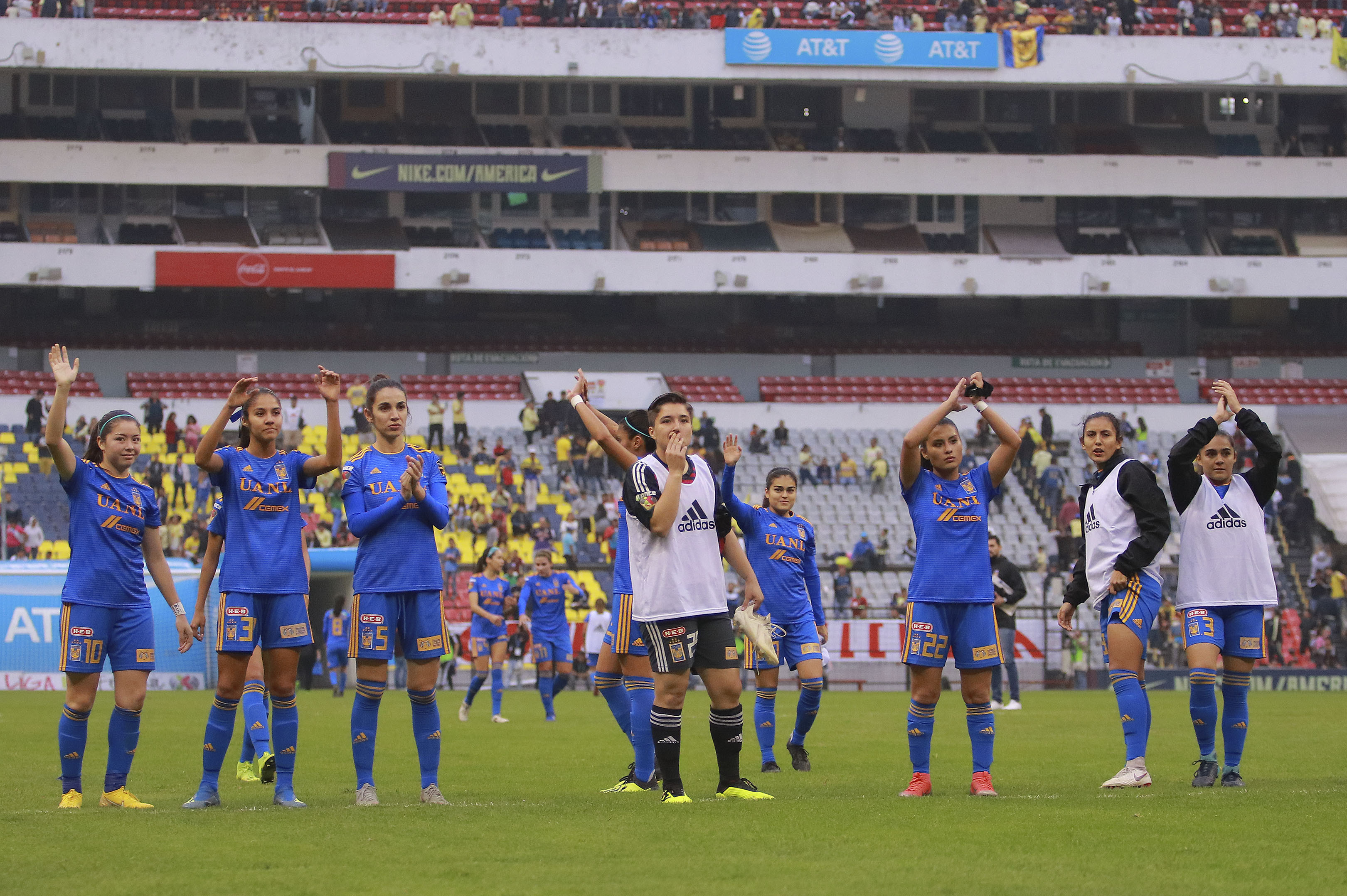 Celebración y color en el Azteca para la Final Femenil