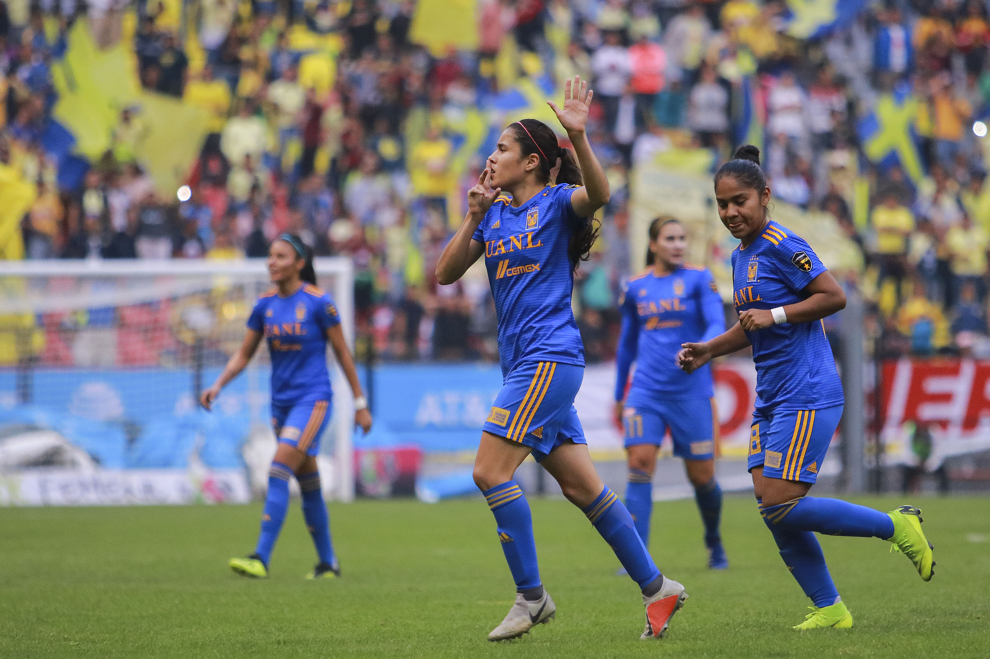 Celebración y color en el Azteca para la Final Femenil