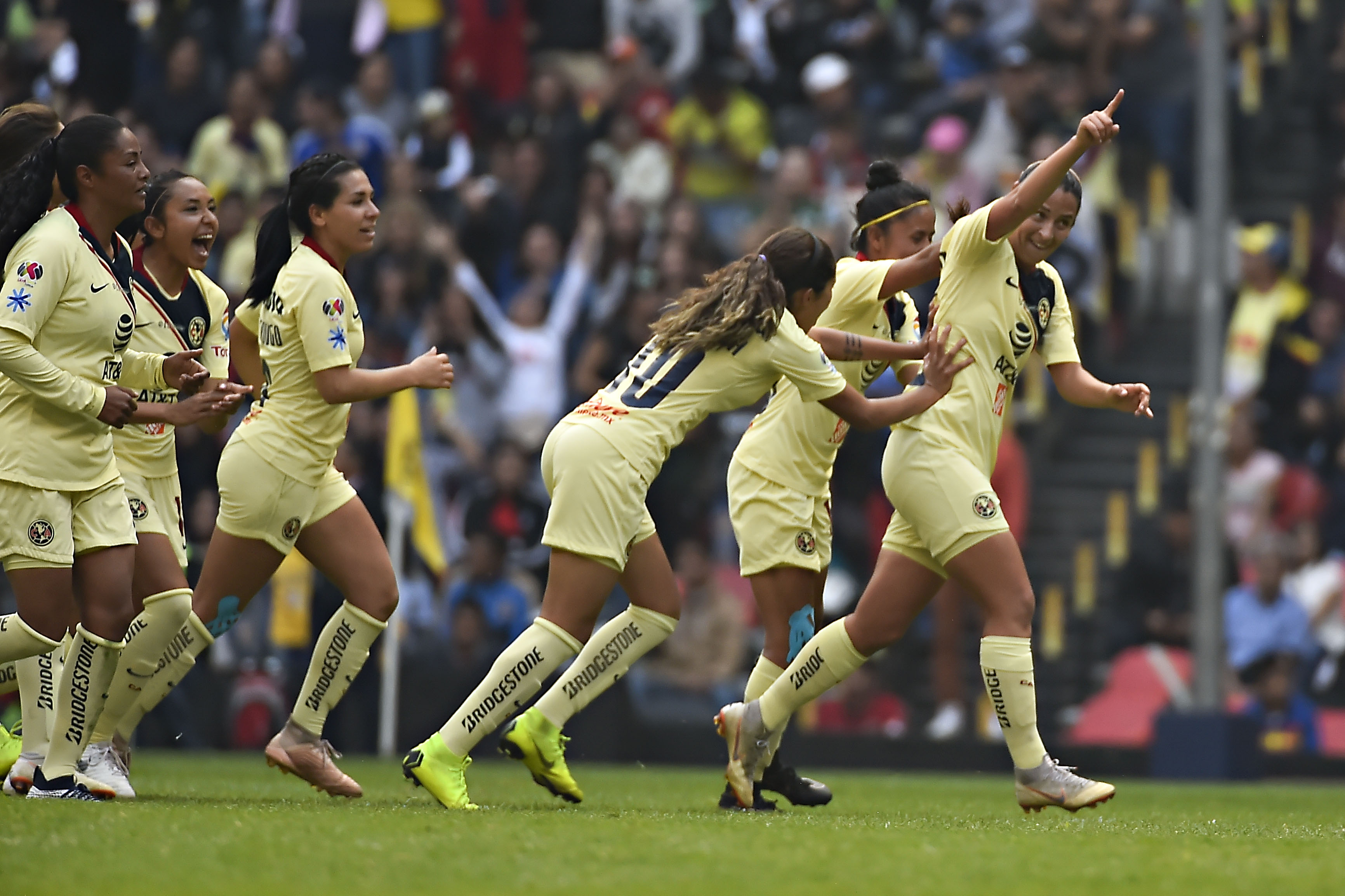 Celebración y color en el Azteca para la Final Femenil