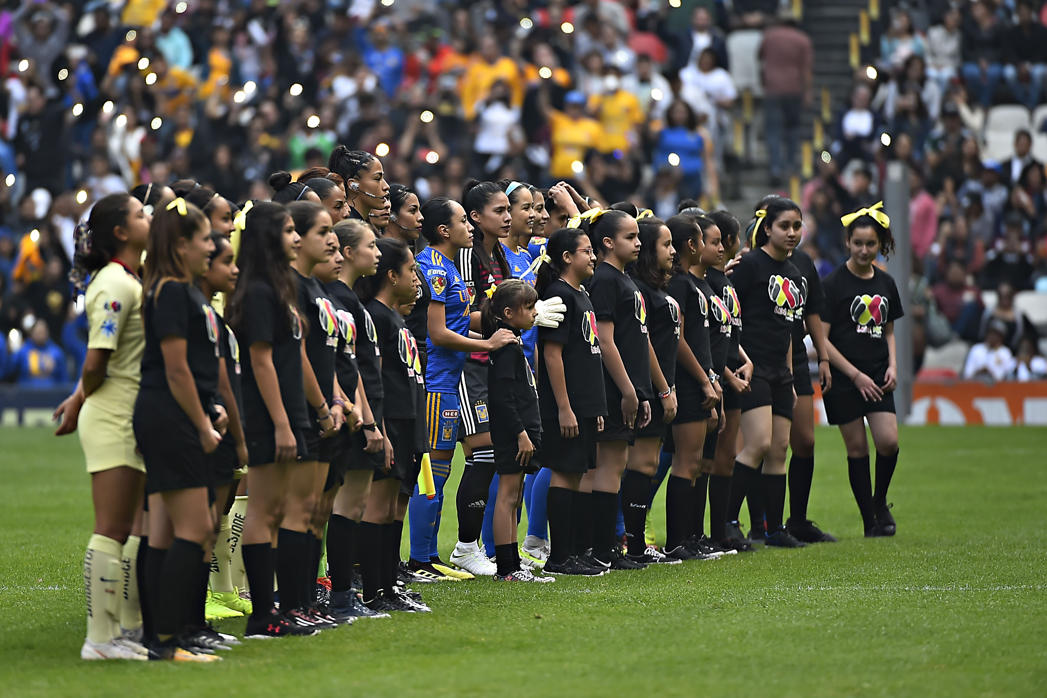 Celebración y color en el Azteca para la Final Femenil