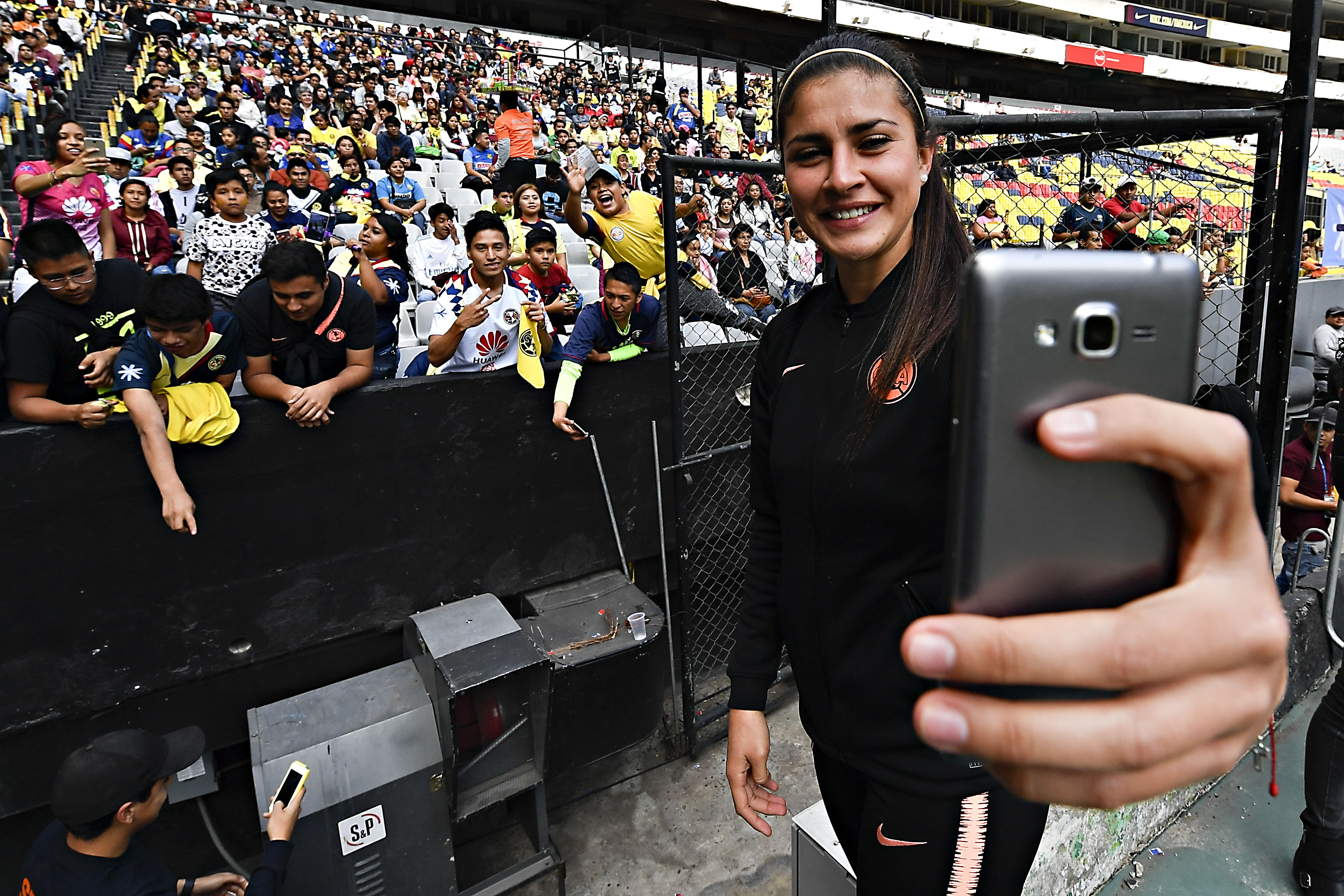 Celebración y color en el Azteca para la Final Femenil