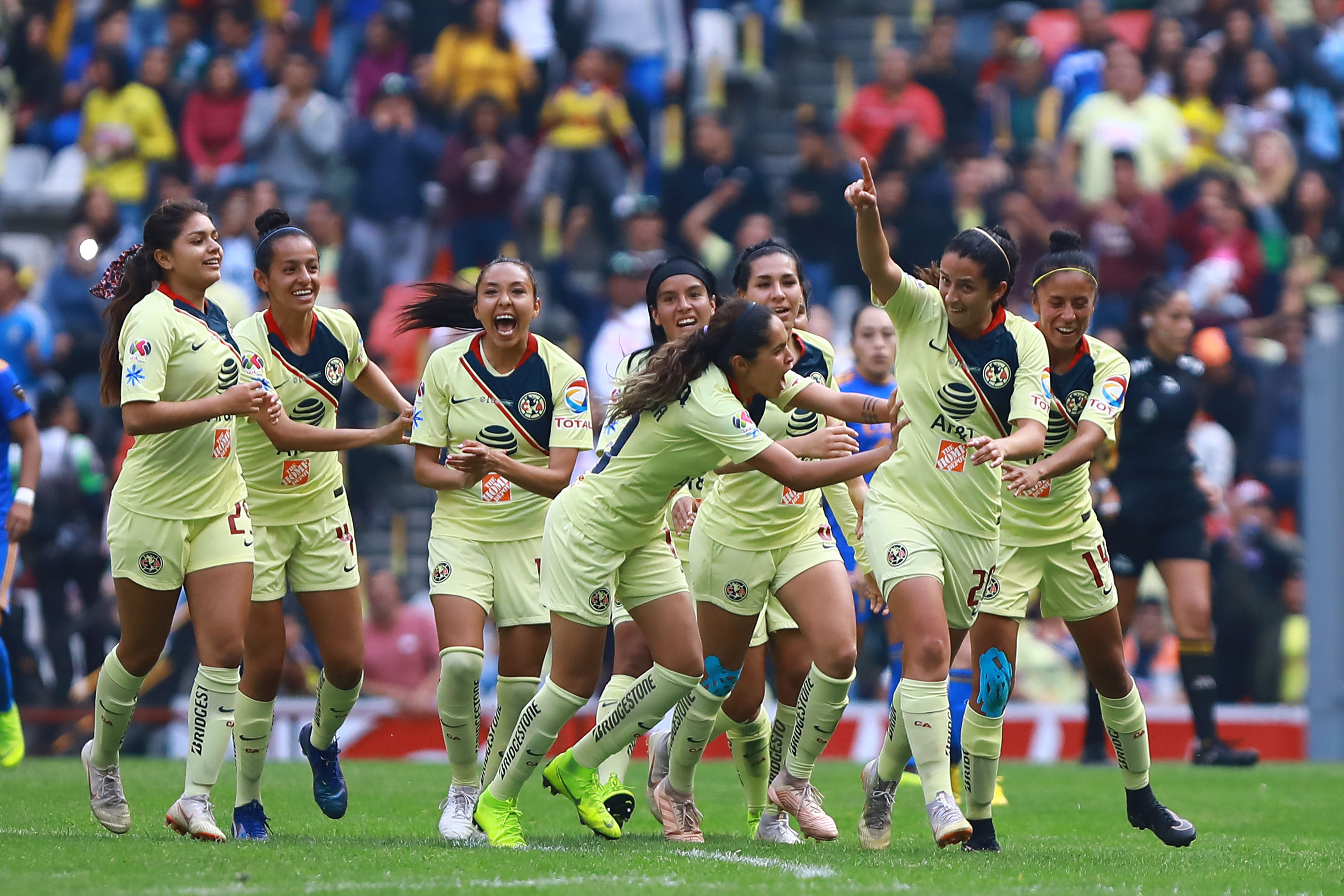 Celebración y color en el Azteca para la Final Femenil