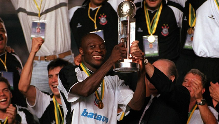 Corinthians, Campeón en primera edición al vencer a Vasco Da Gama, en 2000. 