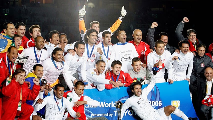 En 2006, Sport Club Internacional levantó la Copa a costa de Barcelona.