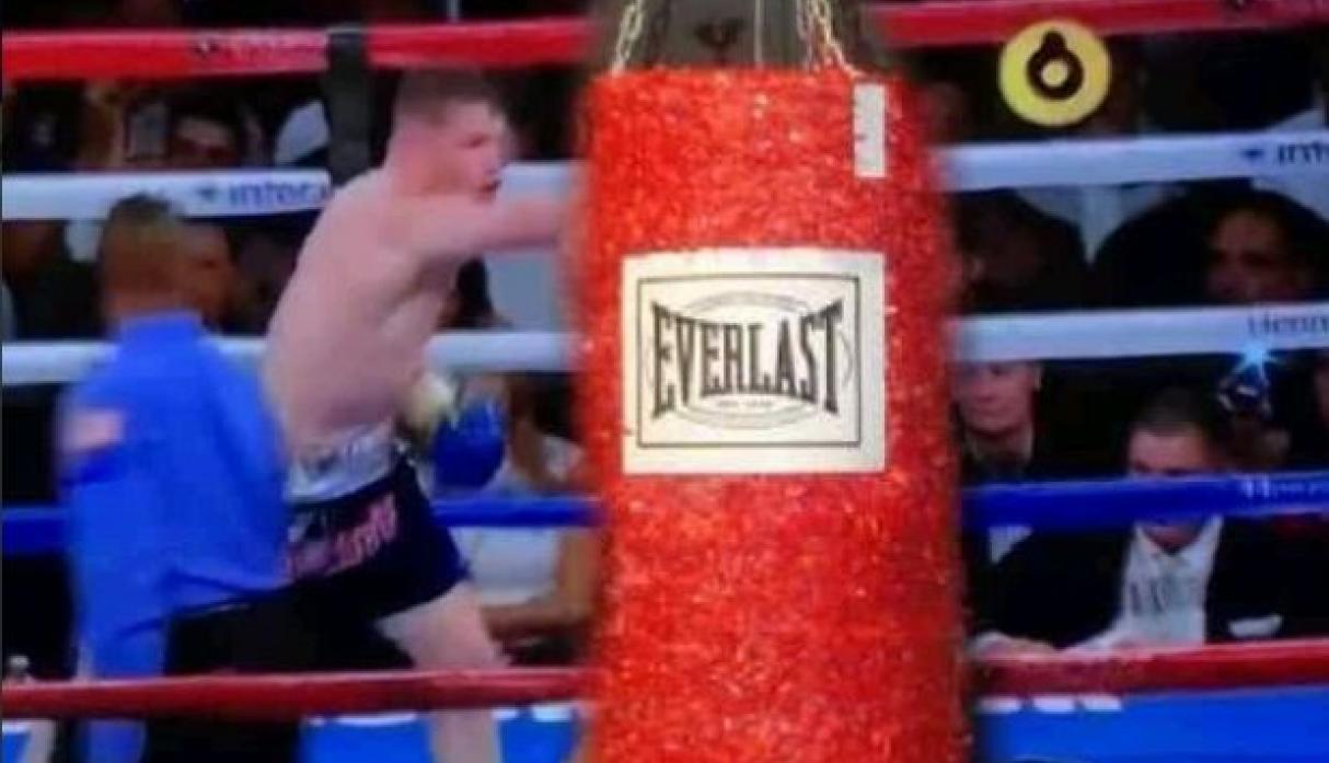 Los memes de la 'fugaz' pelea de Canelo Álvarez vs. Rocky Fielding 