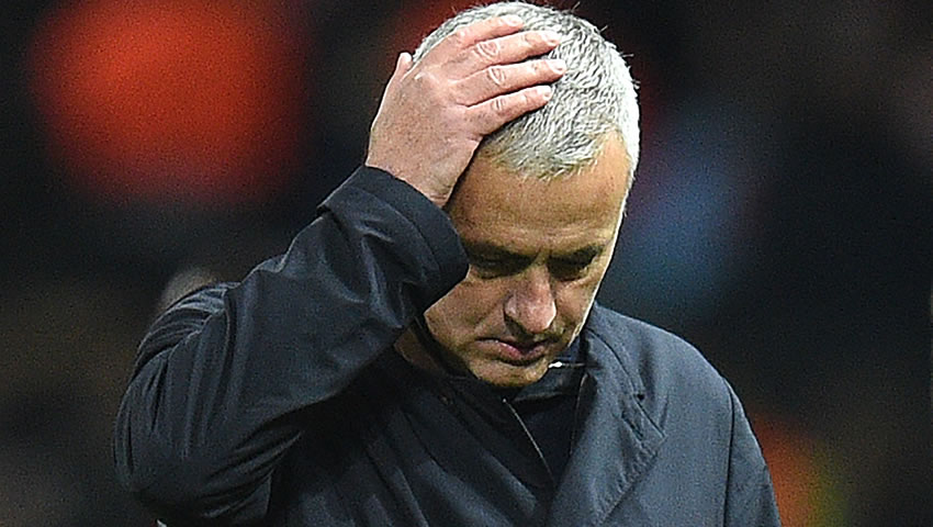Mourinho deja al equipo a 19 puntos del líder en la Premier. 