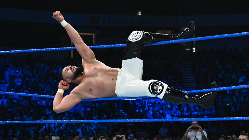 Andrade: Fue Campeón de NXT y sigue buscando crecer en WWE.