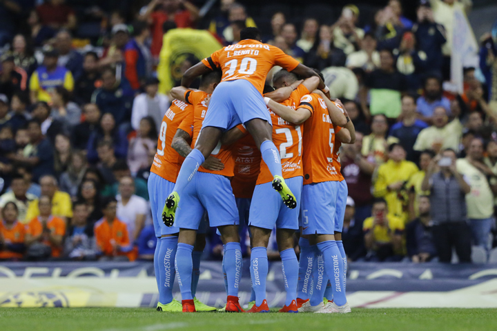 América venció 3-0 a Pachuca en la cancha del Estadio Azteca; realizó homenaje a Chespirito. (Foto: Imago7)