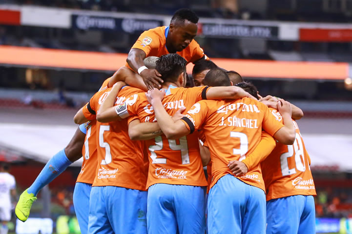 América venció 3-0 a Pachuca en la cancha del Estadio Azteca; realizó homenaje a Chespirito. (Foto: Imago7)