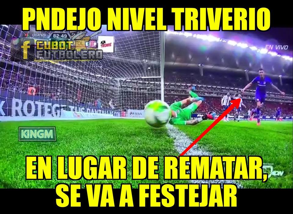 Chivas ganó, pero el VAR hizo una aparición polémica y los memes no perdonan.