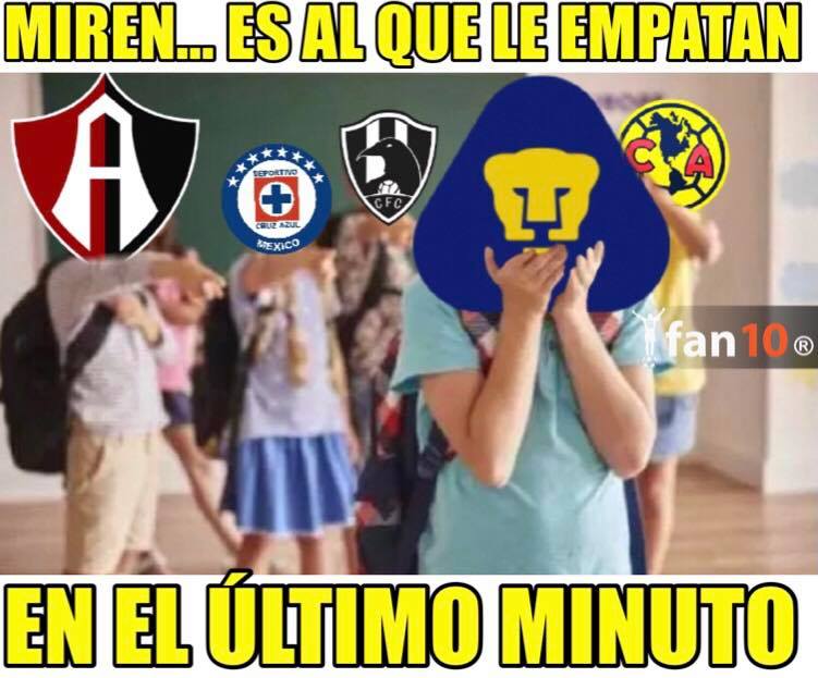 Chivas ganó, pero el VAR hizo una aparición polémica y los memes no perdonan.