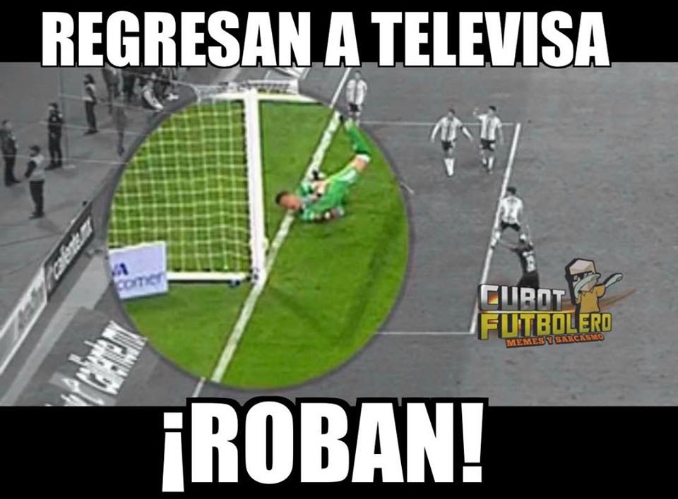 Chivas ganó, pero el VAR hizo una aparición polémica y los memes no perdonan.