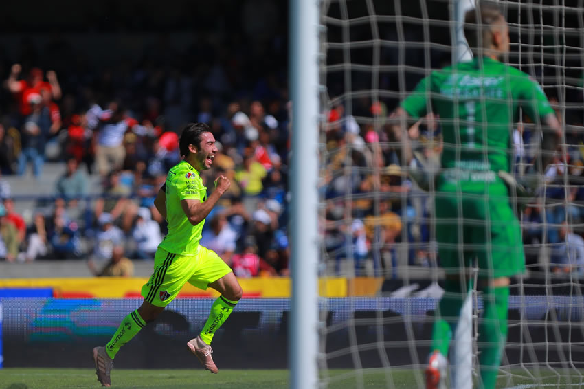Pablo barrera se fue expulsado al minuto 75. (Foto: Imago7)