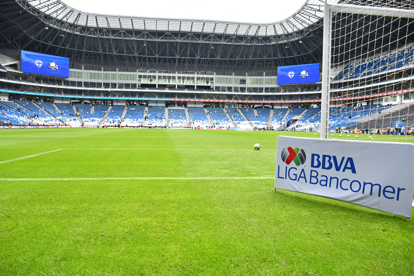 Las tribunas del BBVA lucieron repletas para el duelo frente al América. (Foto: Mexsport)