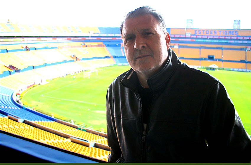 Martino desde el palco del Volcán, donde vio el entrenamiento. (Tigres)