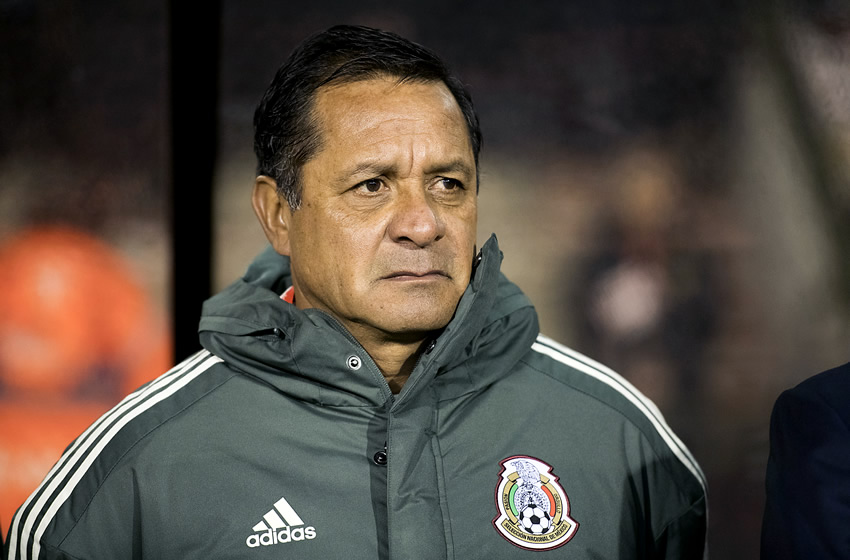 Pompilio fue el auxiliar de Osorio en su etapa como DT del Tricolor. (Foto: Imago 7)