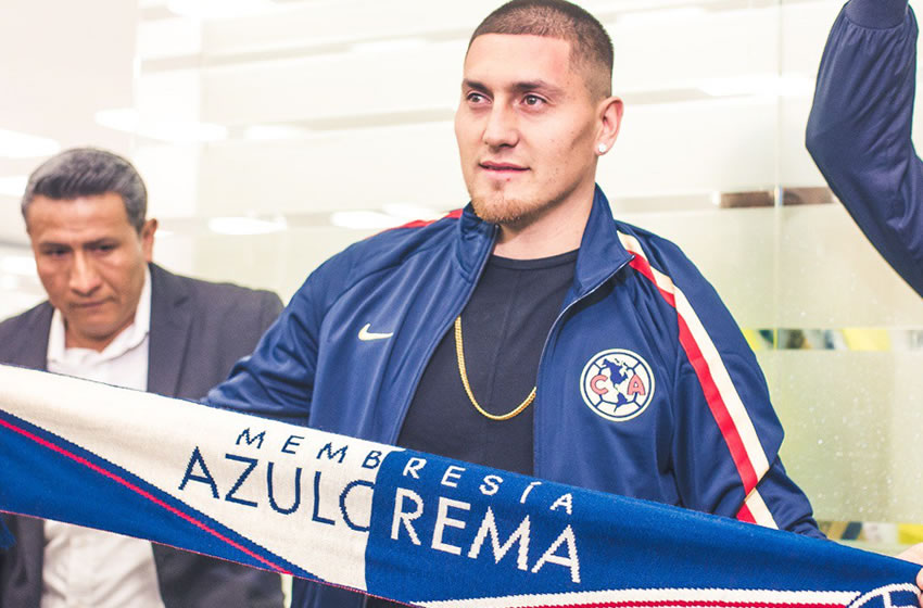 Nico posó a su llegada al aeropuerto de la CDMX. (América)
