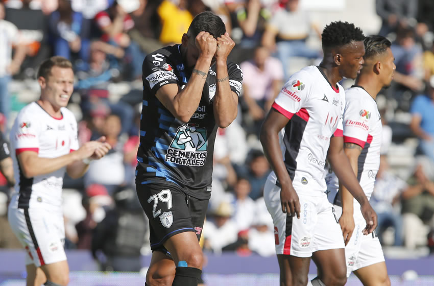 Jara remató de cabeza pero pasó cerca de la portería. (Imago7)