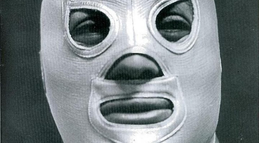 En su aniversario luctuoso número 35, recordamos a El Santo, el Enmascarado de Plata. Foto: Fototeca Milenio.